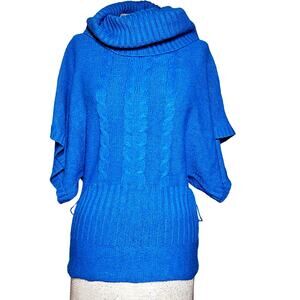 Blue Short Sleeve Turtleneck Sweater Size Medium